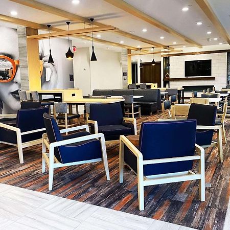 La Quinta Inn&Suites by Wyndham Pflugerville Extérieur photo
