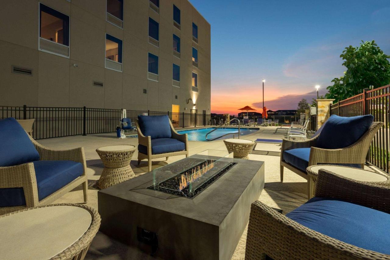 La Quinta Inn&Suites by Wyndham Pflugerville Extérieur photo