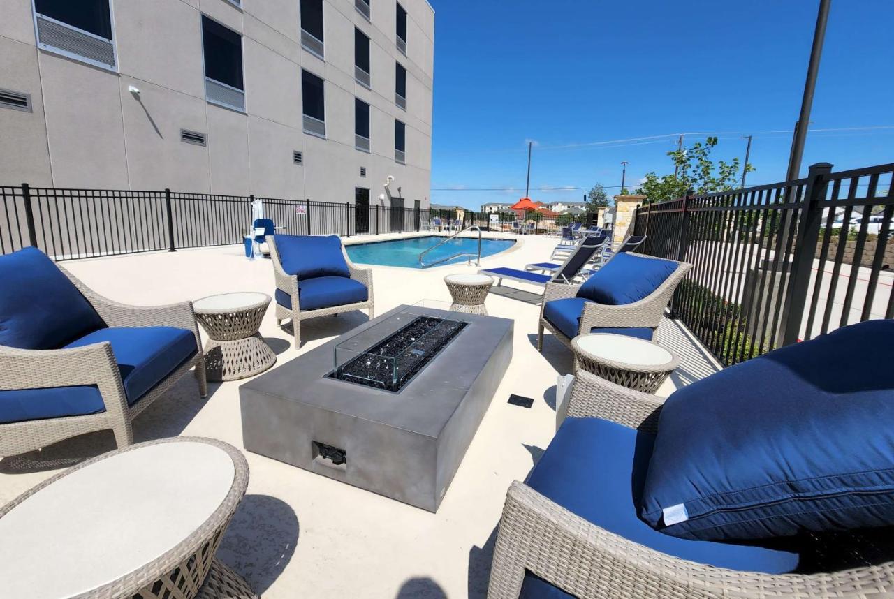 La Quinta Inn&Suites by Wyndham Pflugerville Extérieur photo